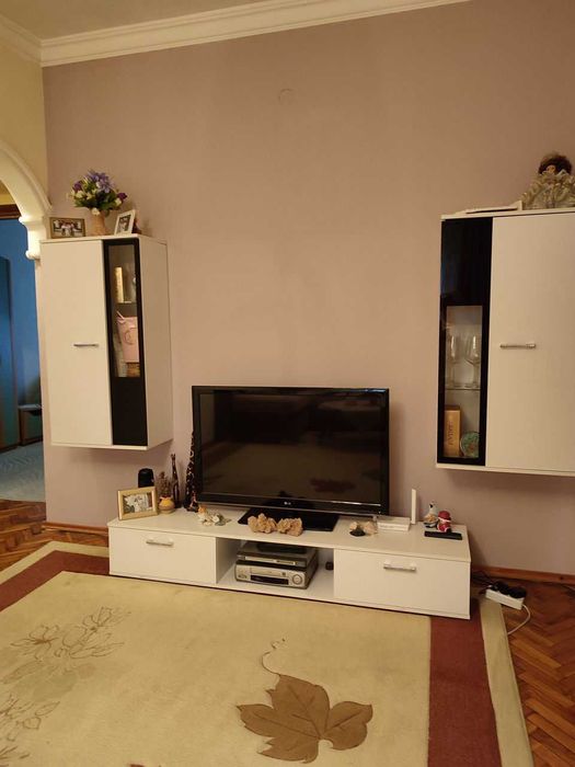 Дава се под наем Двустаен апартамент в София, Център - 64 кв.м за 325 € - Снимка #1