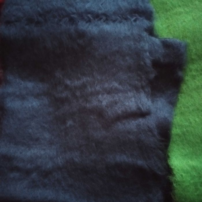 Мека шапка, ръкавици и шалчета