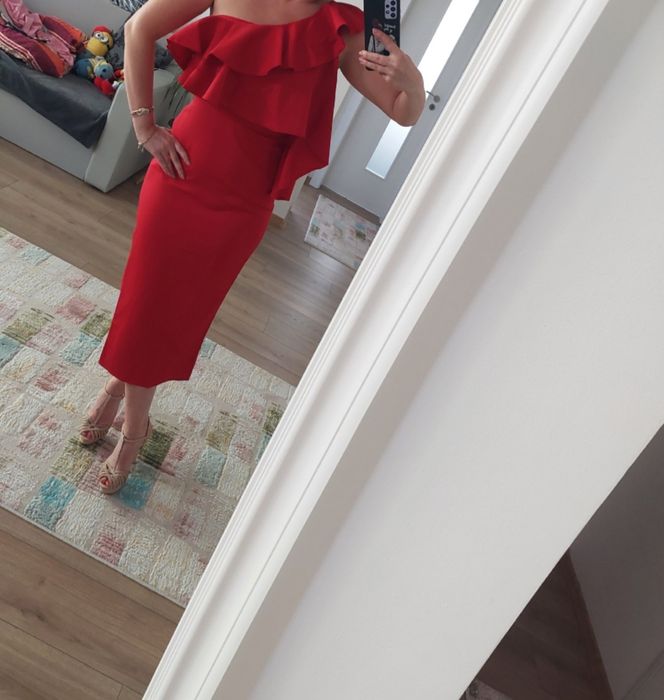 Rochie de ocazie,de seara,de nasa cu volan ,marime 36,nu asos ,nu zara