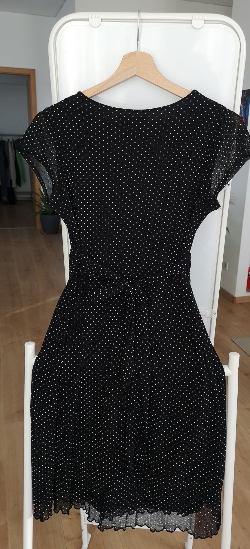 Rochie neagra cu buline mici, albe, S