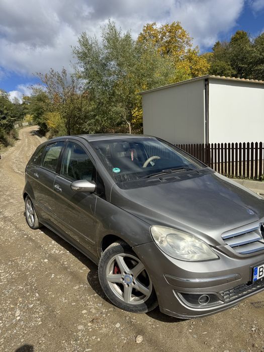 Vand Mercedes B200