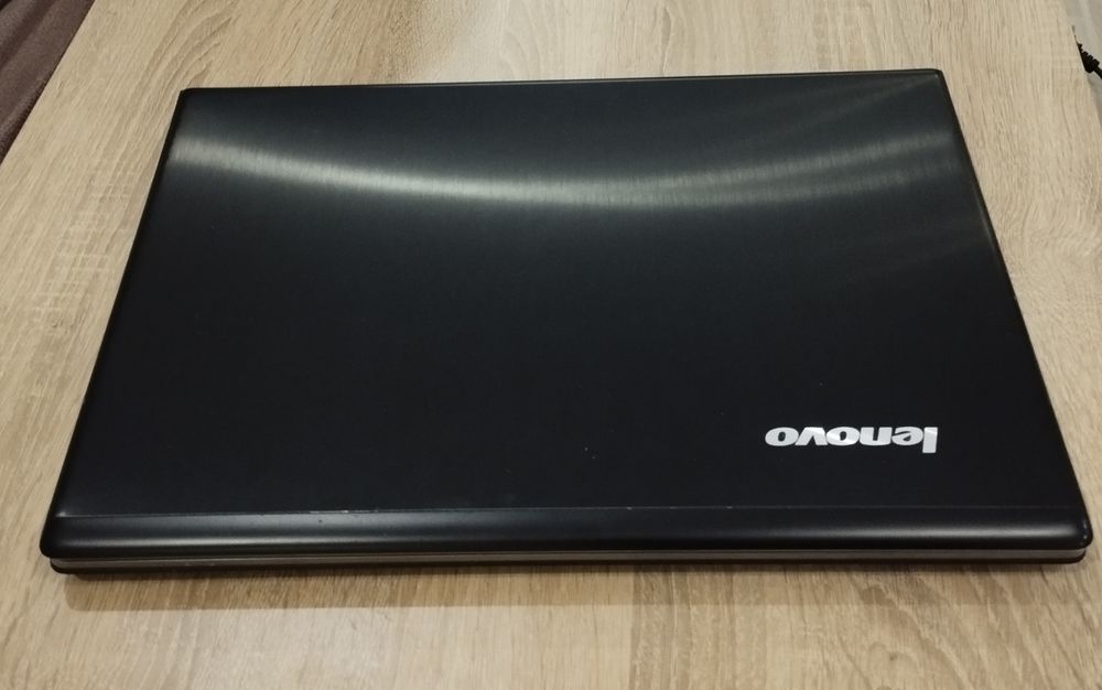 Лаптоп  Lenovo 17 '' Idea PadZ710