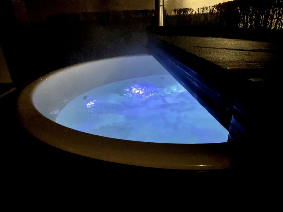 Ciubar mobil-Jacuzzi de inchiriat