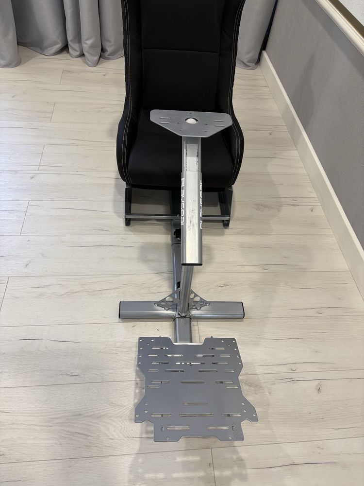 Кокпит для симрейса Playseat Evolution