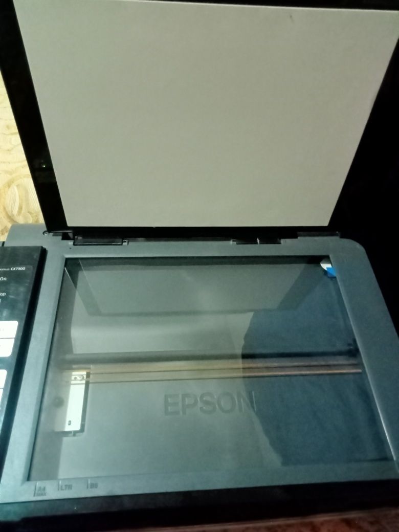 Срочно, недорого ТОРГ! принтер со сканером Epson Stylus CX7300