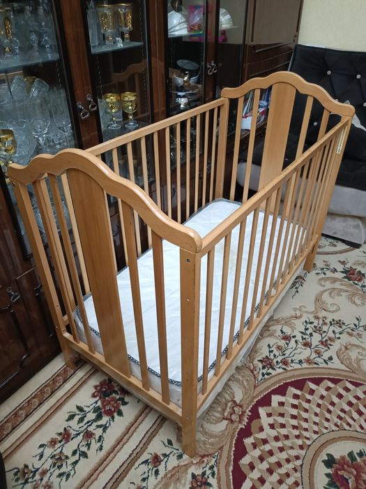Детская кроватка