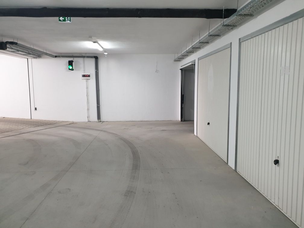 Дава се под наем Гараж / Паркомясто в София, Център - 17 кв.м за 168.3 € - Снимка #1