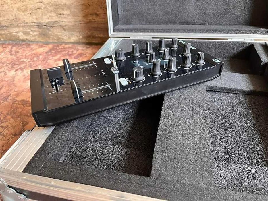 Case dedicat Traktor Kontrol X1 si mixer Z1