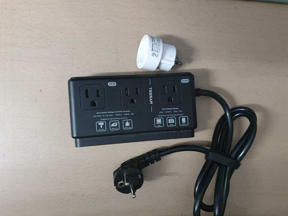 Convertor la 110V/2000W, de calatorie cu 4 porturi USB