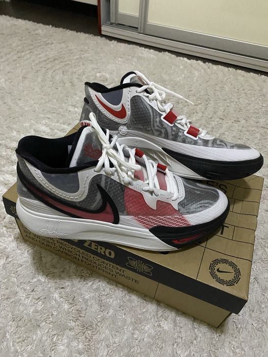 Adidasi Nike Kyrie 8