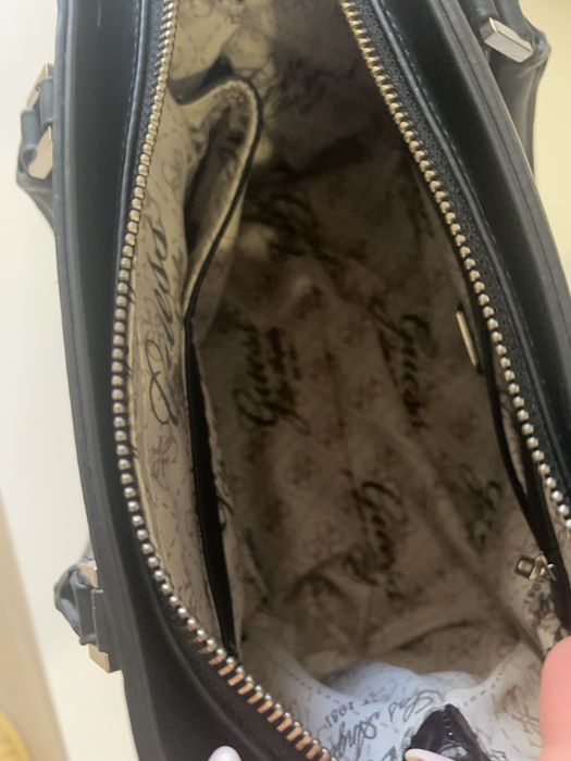 Чисто нова дамска чанта GUESS