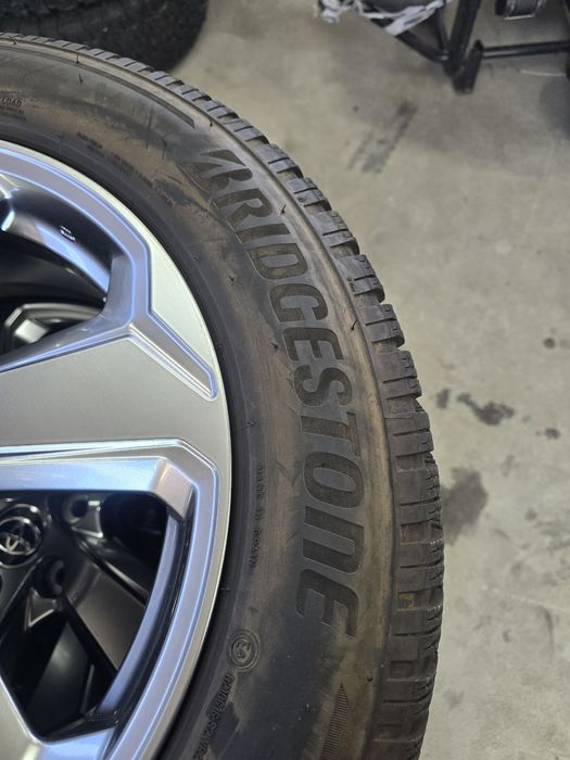 4 Броя 225/60/18 Bridgestone 5 - 5,5mm