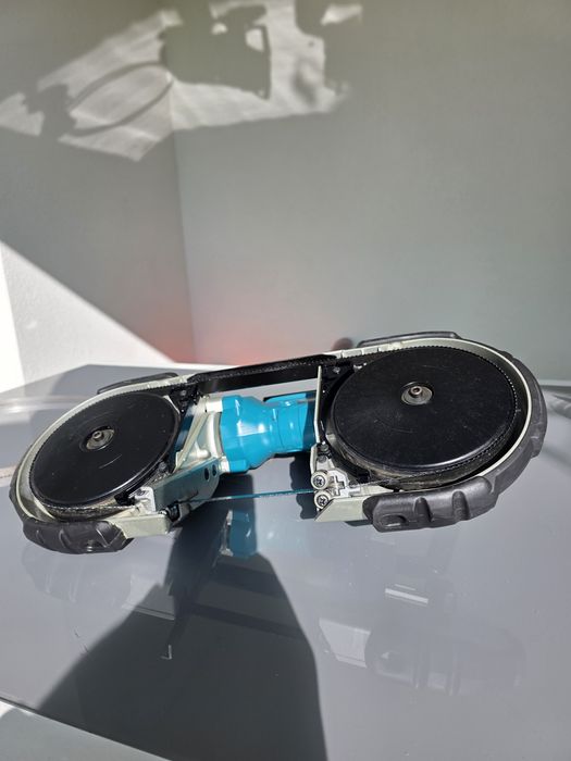 Fierastrau cu panglica Makita DPB 180