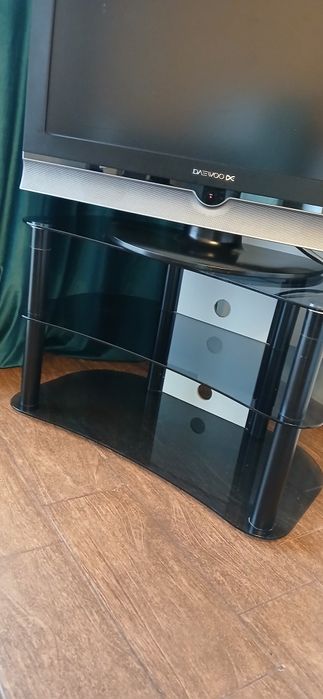 Продаю тумбу под телевизор