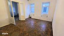 Spatiu comercial / birou la casa, central, 45 mp utili, acces stradal