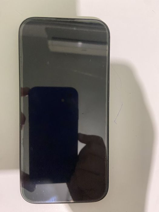 iphone 15 black 128gb , 77 процента капацитет на батерия