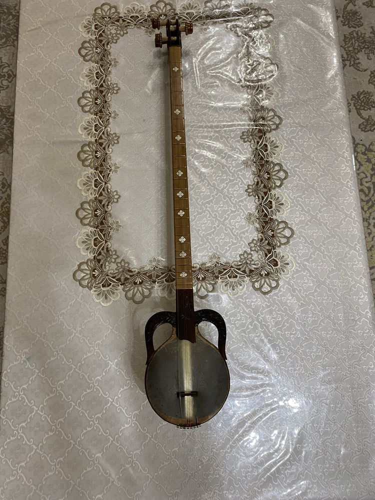 Rubob sotiladi qashqar rubob qoʻlda yasalgan