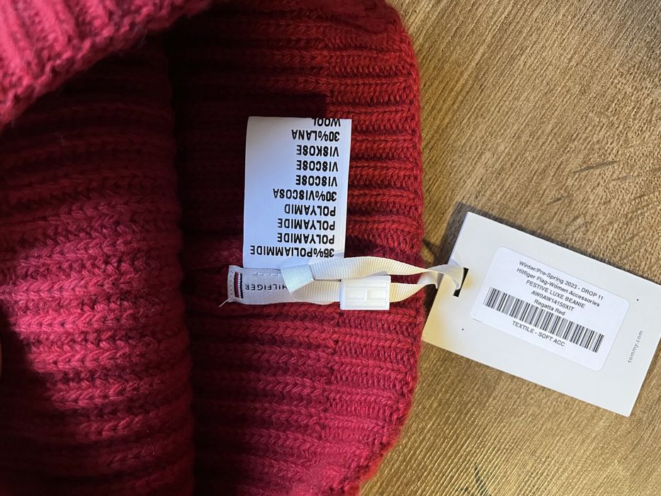 Caciula Tommy Hilfiger dama