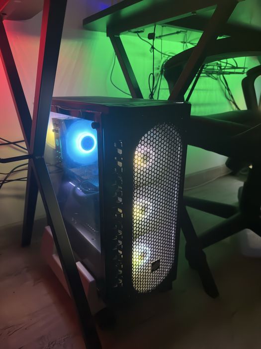 Sistem Gaming, TV, Videoproiector,Mobilier,Acc - Ideal afacere/Hobby