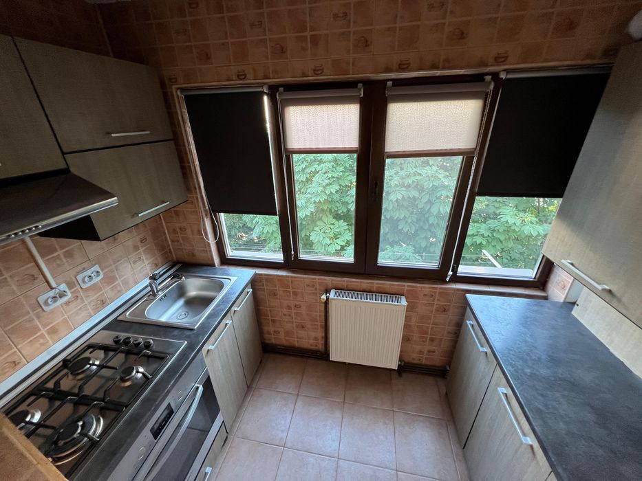 Inchiriez apartament 2 camere decomandat