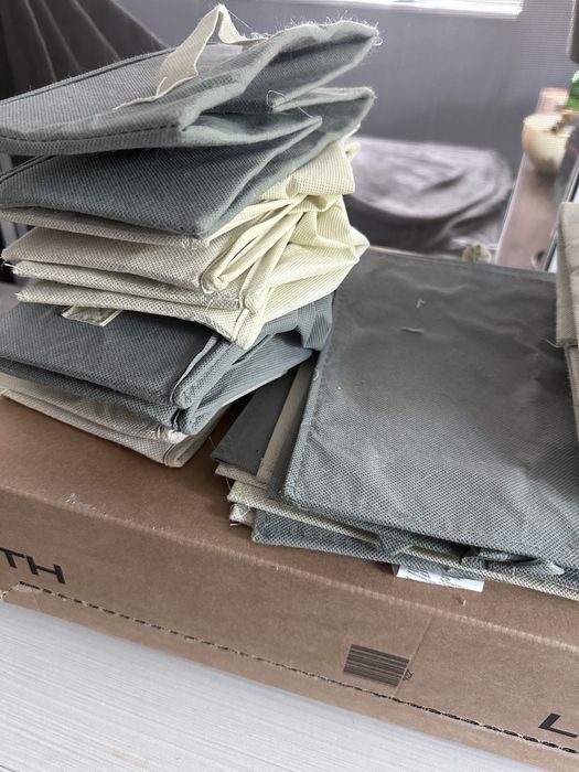 Етажерка за играчки