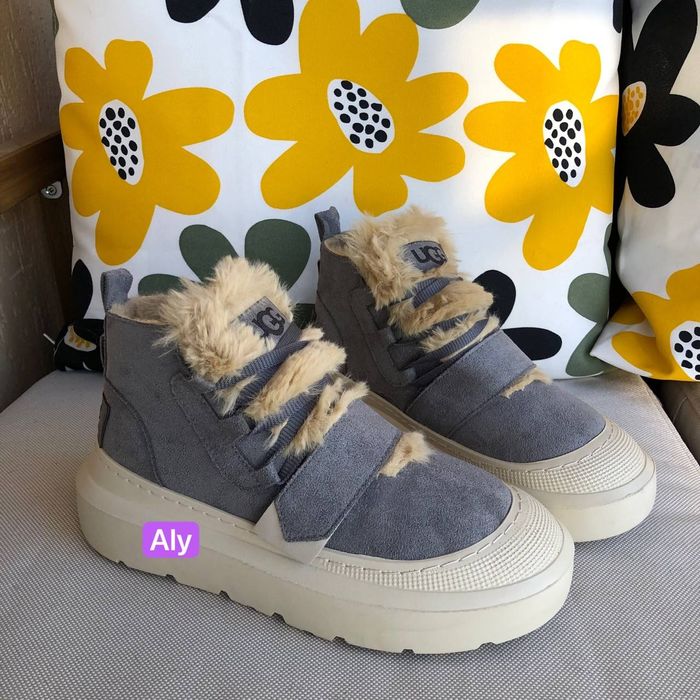 Ugg uri dama imblanite