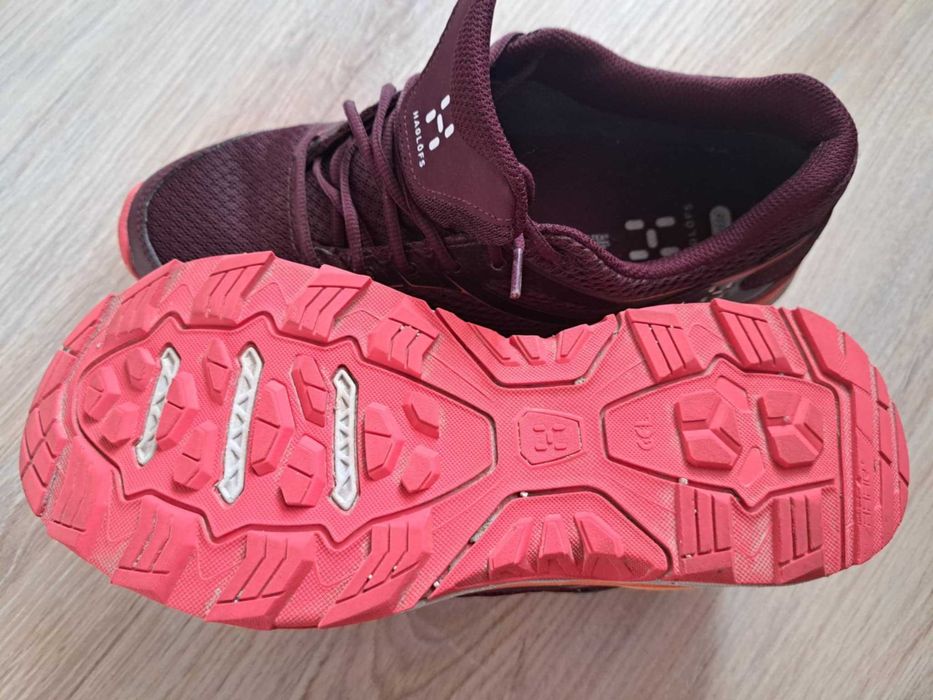 Дамски туристически маратонки Haglofs