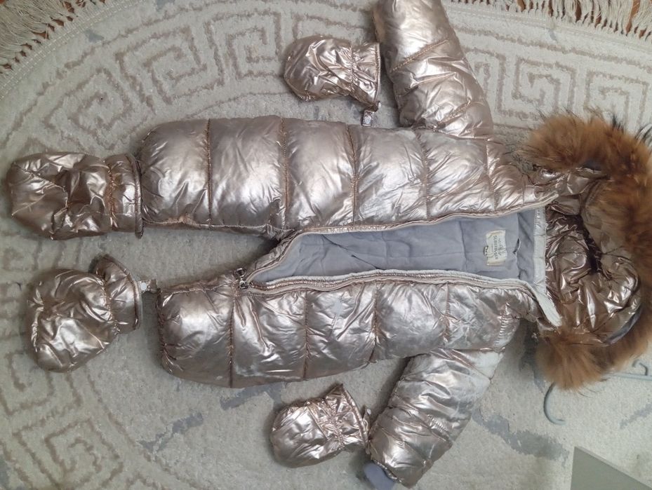 Продам зимний комбинезон до 9 месяцев