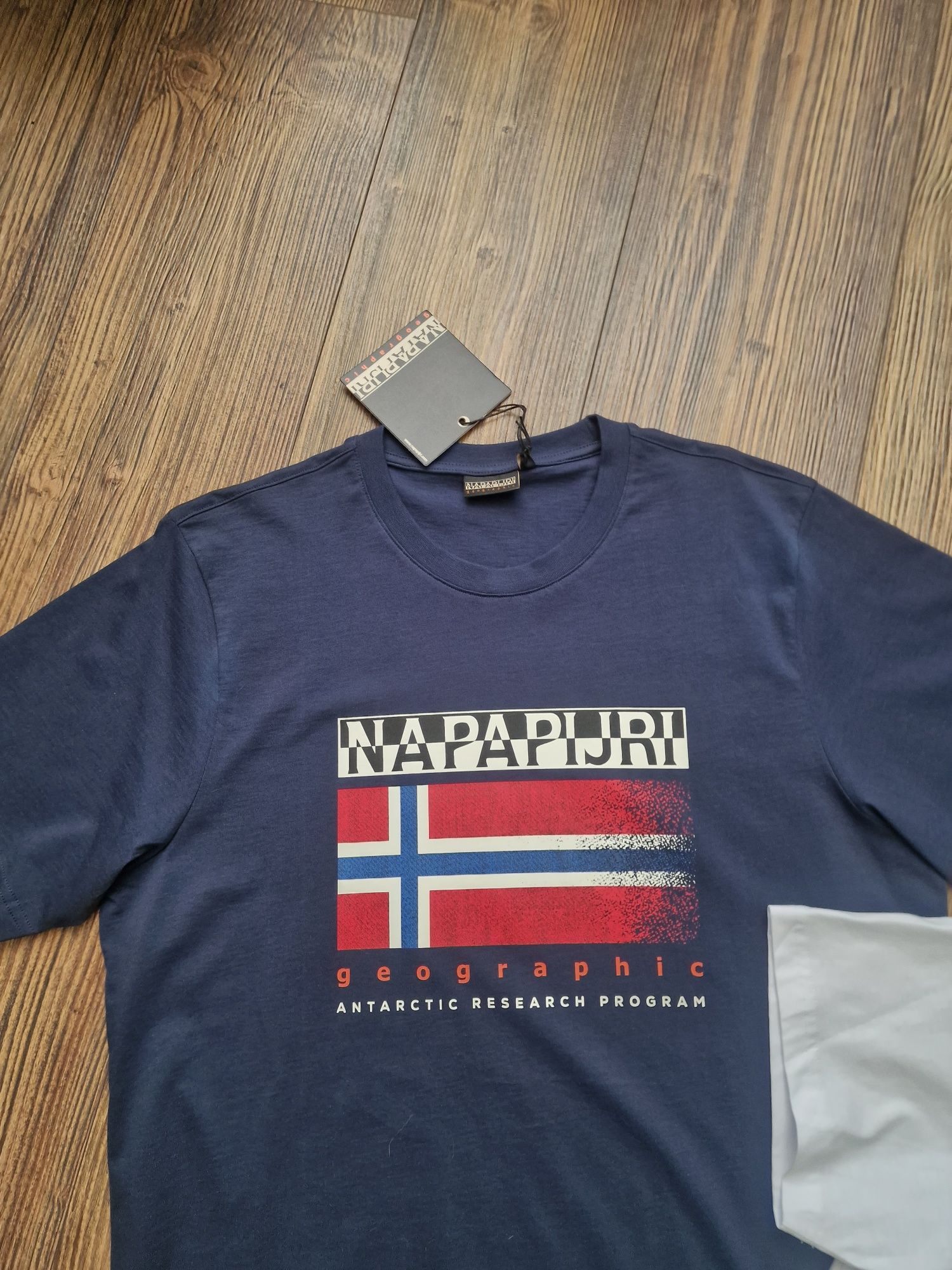 Мъжка тениска NAPAPIJRI размер S M L XL 2XL 
Най-висок клас материя и
