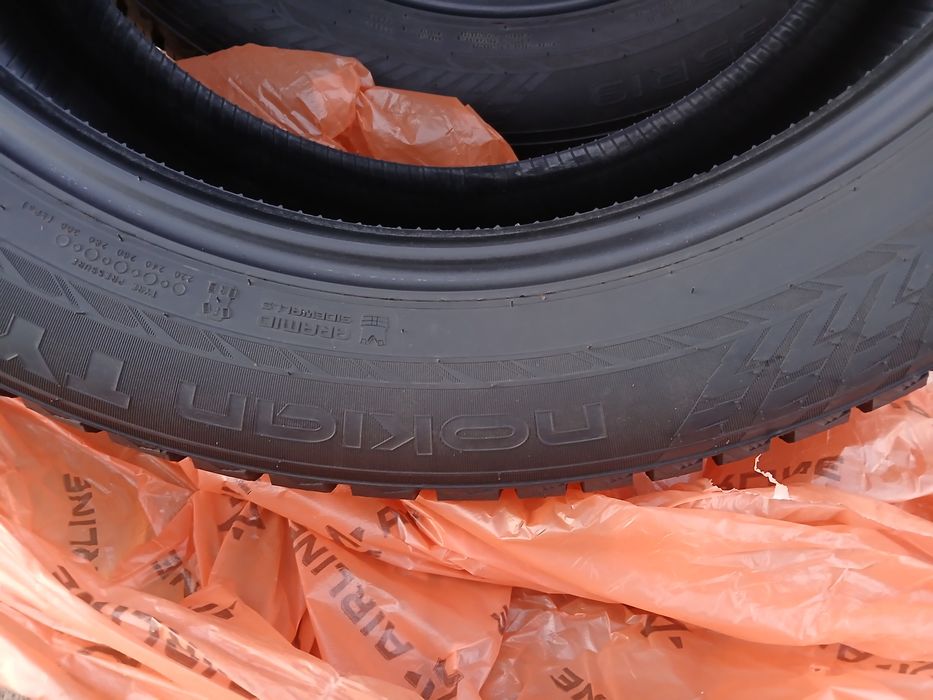 Продам шины зимние  NOKIAN