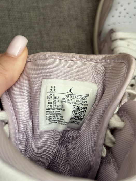 Jordan 1 кецове дамски