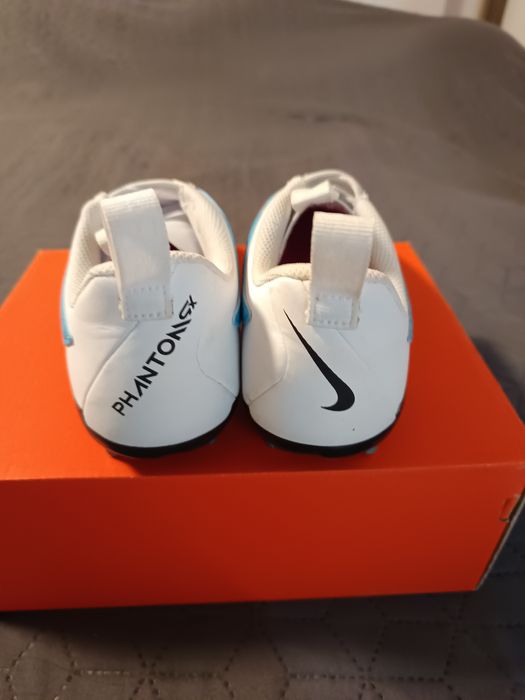 Футболни бутонки Найк 36,5см