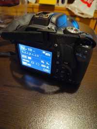 Фотоапарат Канон EOS2000D плюс обектив 50-250