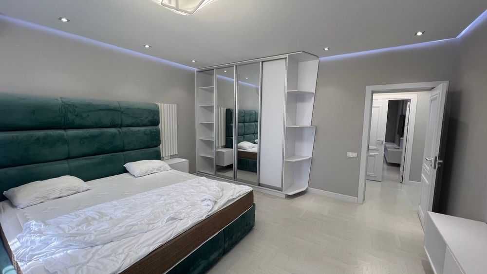 Айбек • 2-комн • 70 м² • этаж 6/9 (M:0382)