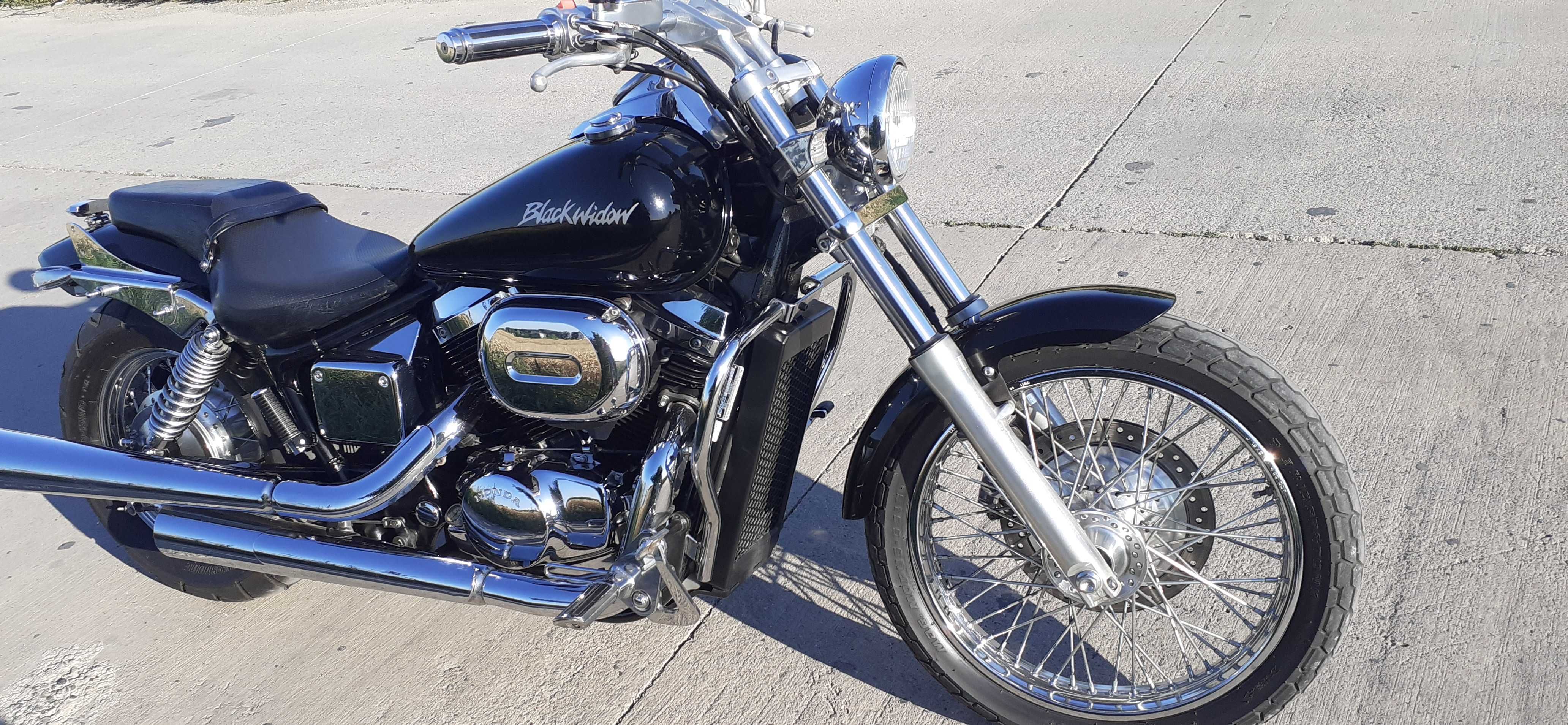 Honda VT 750 DC Black Widow