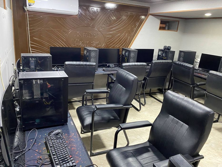 Kompyuterlar sotiladi yapyangi narxi kelishilgan xolda hammasi bir joy