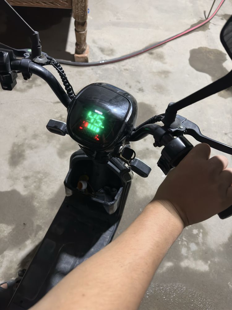 Skuter sotiladi holati yaxshi yuradi