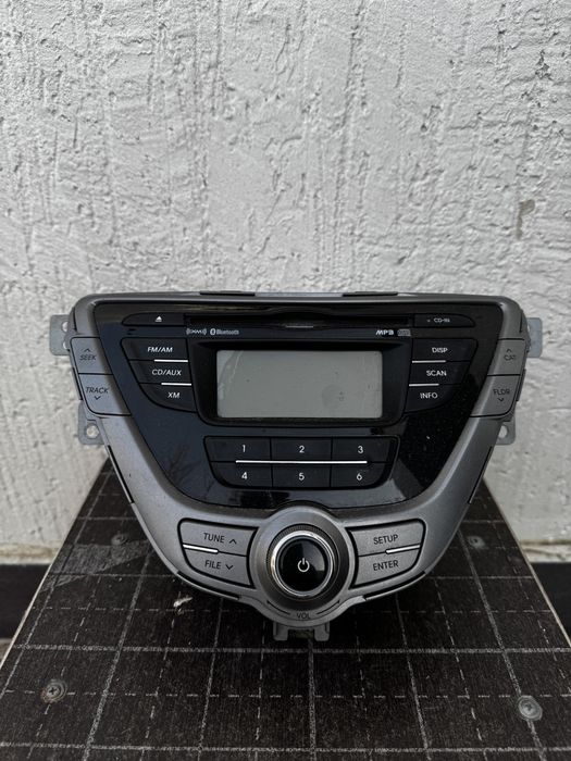 ПРОДАЮ штатную магнитолу на Элантру 2013 года