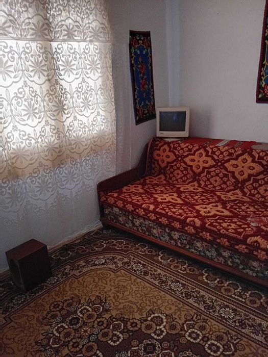 Vând casă bătrânească în comuna Ciorăşti