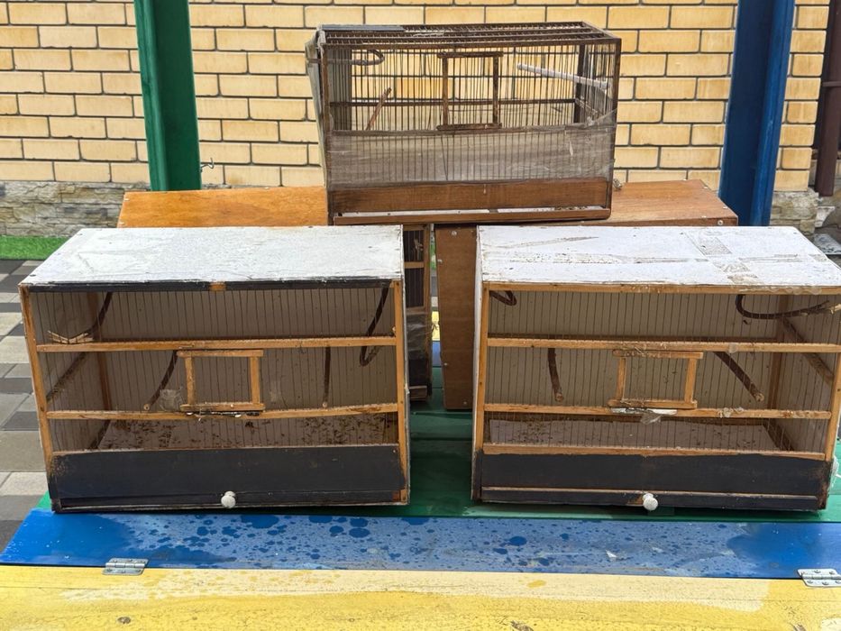 Продам клетки в отличном состоянии