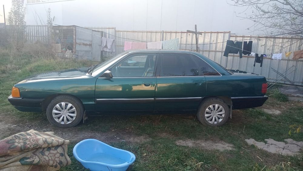 Срочно продам Ауди 100