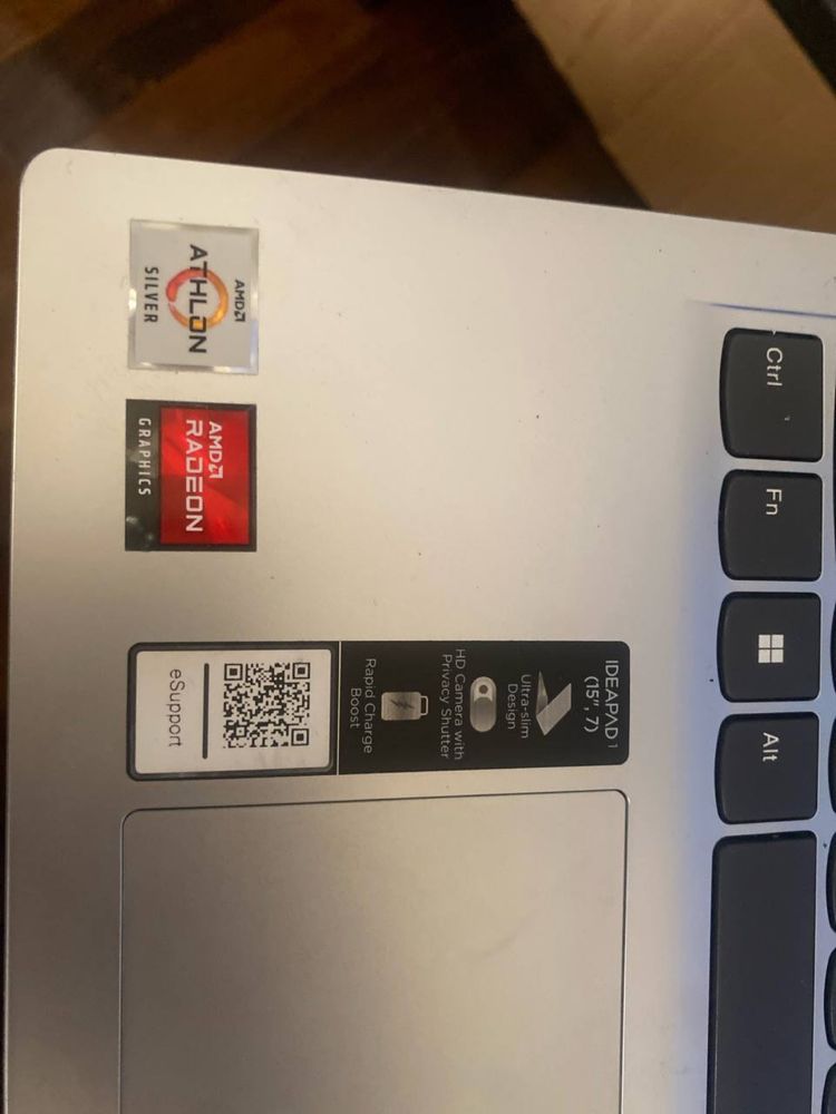 Lenavo inteli i3 ram4. 256 gb ssd
