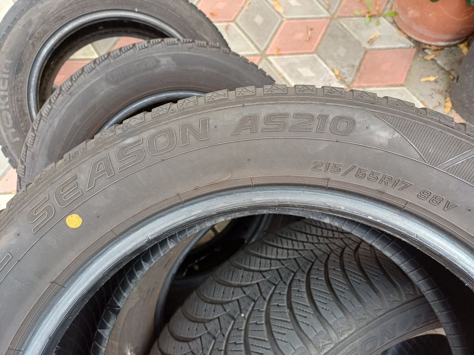 Vând 4 anvelope de iarna 215 55 r17 FALKEN foarte bune din 2024 și2021