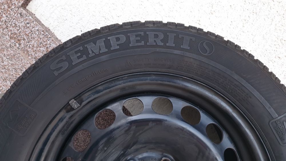 Jante cu cauciucuri de iarna pe 16 inch Vw passat