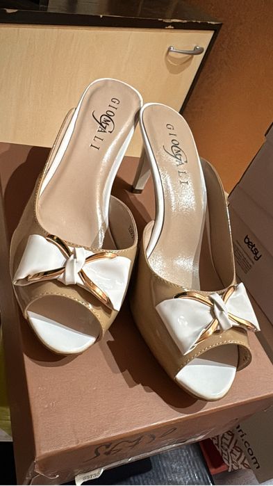 Обувь жееская новая 42 рр