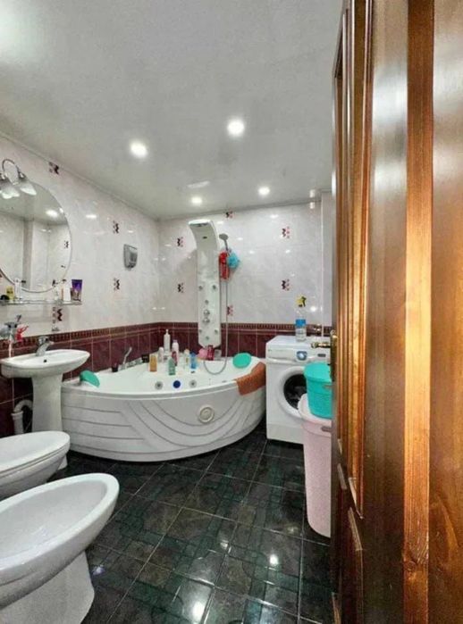 Продается 3 комнатная квартира ремонт ул.Шота Руставели