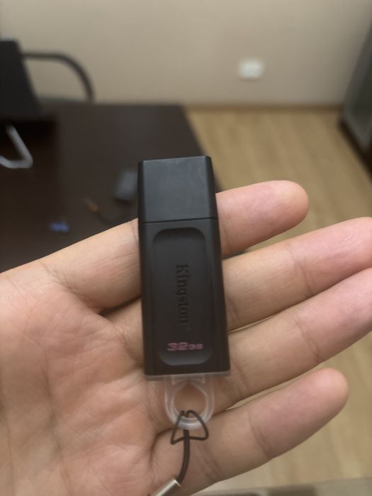 Продам flash карту kingston оригинал