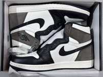 Jordan 1 Dark Mocha 41,42