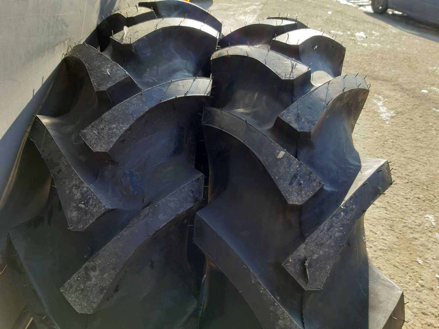 12.4-28 BKT 8PR Cauciucuri noi  Anvelope de tractor FIAT U445