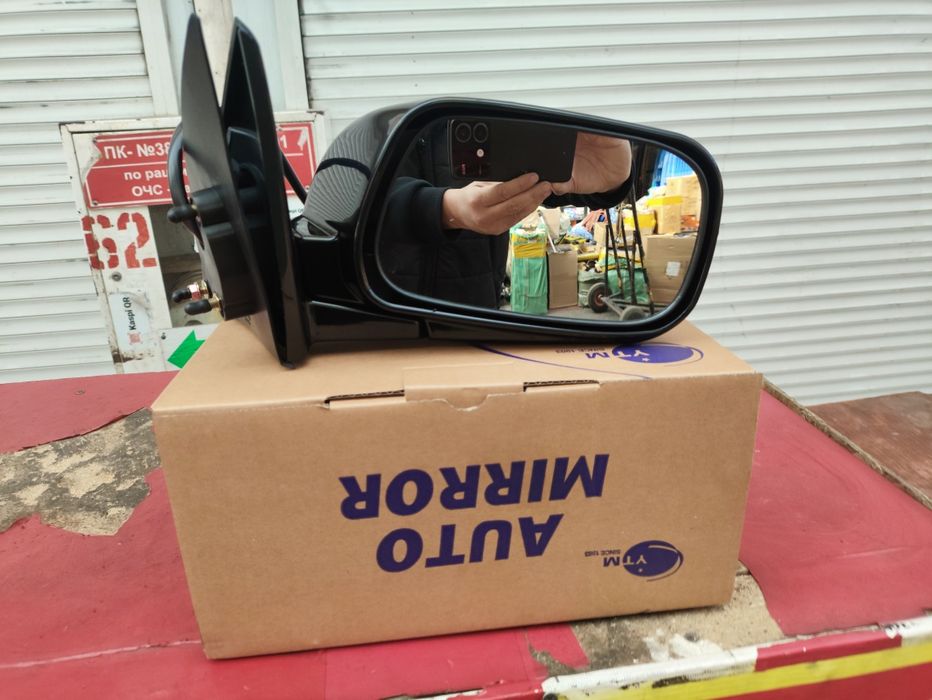 Камри 20,25 евро зеркало Тайвань